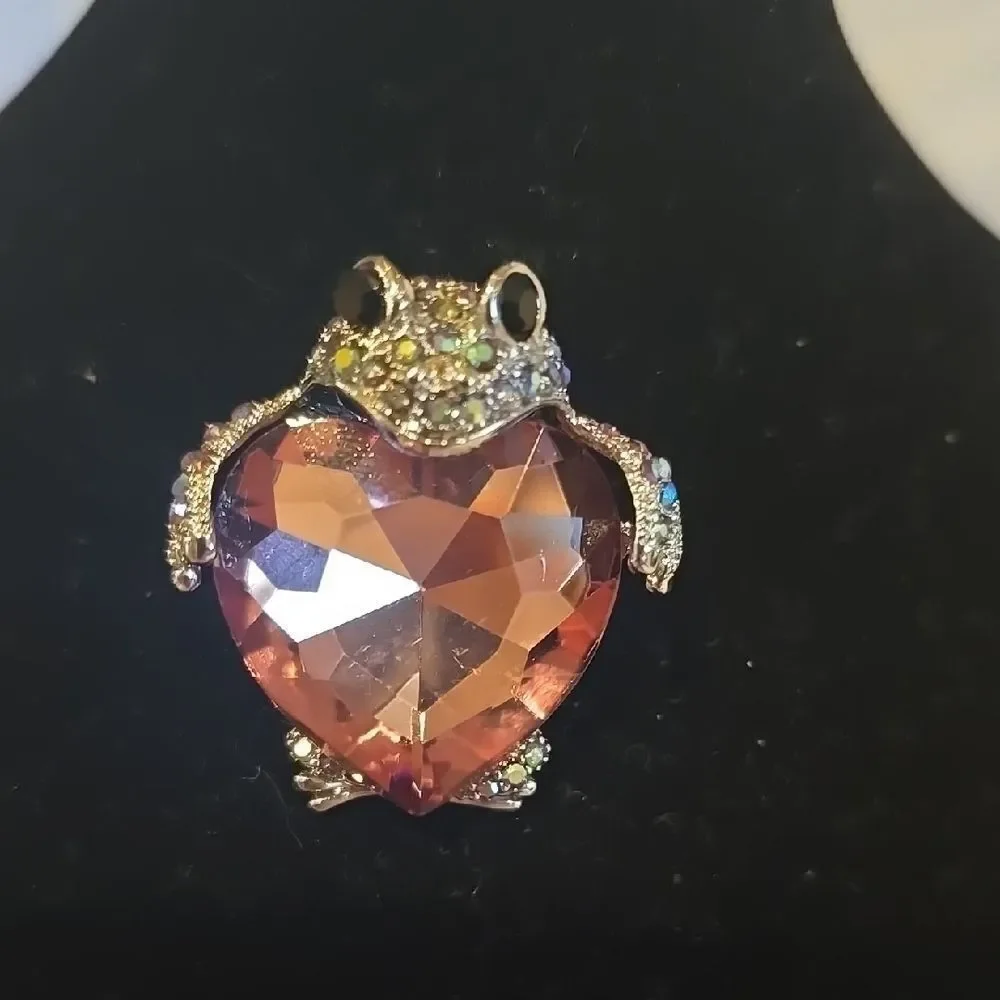 Authentic Crystal Pink Heart Heart Frog Brooch! Nwot!